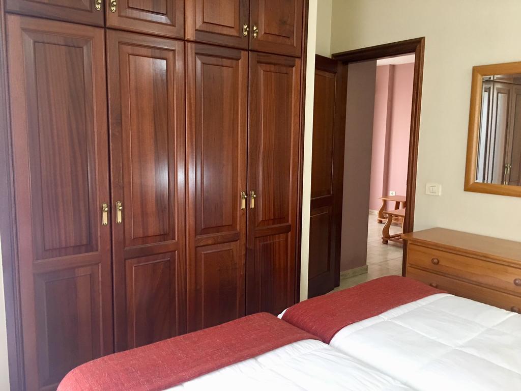 Apartamentos Edalmar Frontera Exteriör bild